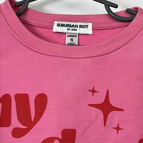 Suburban Riot Pink My Dog Sleighs cropped graphic sweatshirt NWT size small(10) - Picture 5 of 12